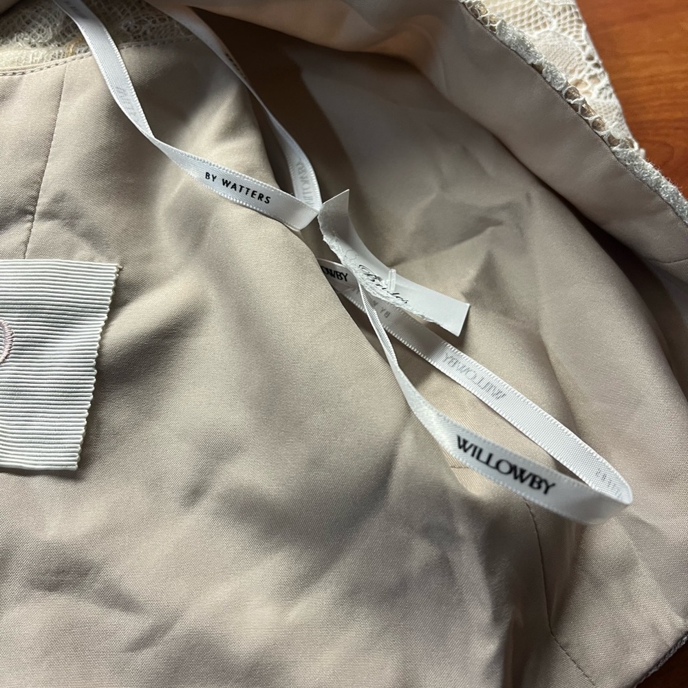 sale two more hours 3/31 Wtoo by Watters Willowby Embroidered Lace Bridal Top - Picture 4 of 13